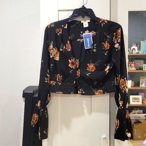 Nwt floral long sleeved crop top